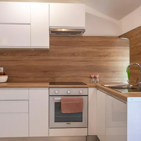 Antique Center * Pola