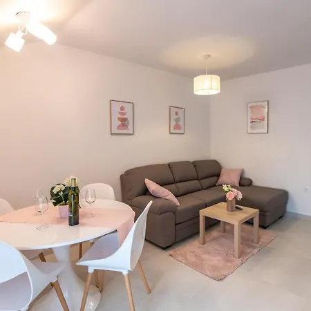 Antique Center * Pola