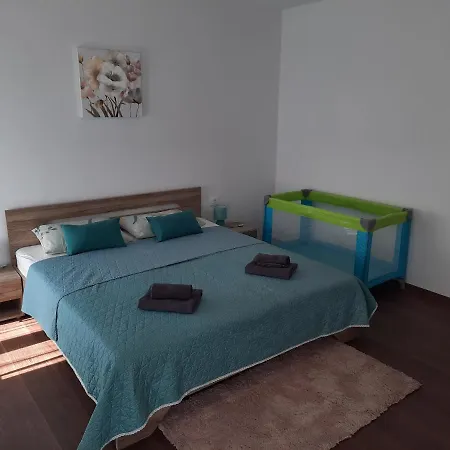 Antique Center Пула