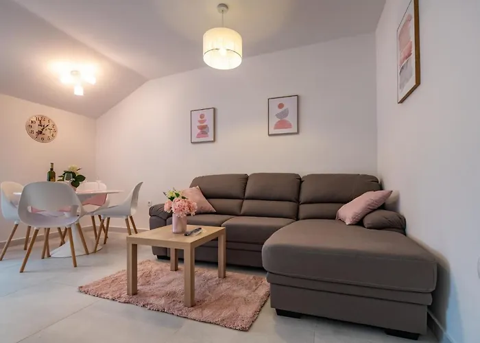 Apartman Antique Center