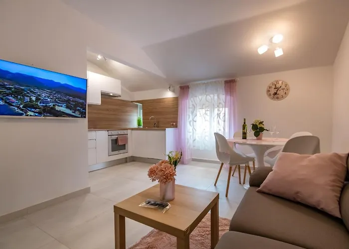 Apartman Antique Center *