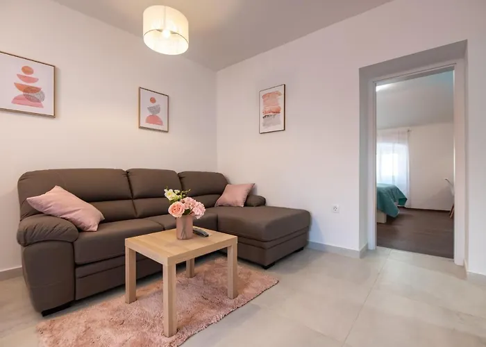 Antique Center * Pula